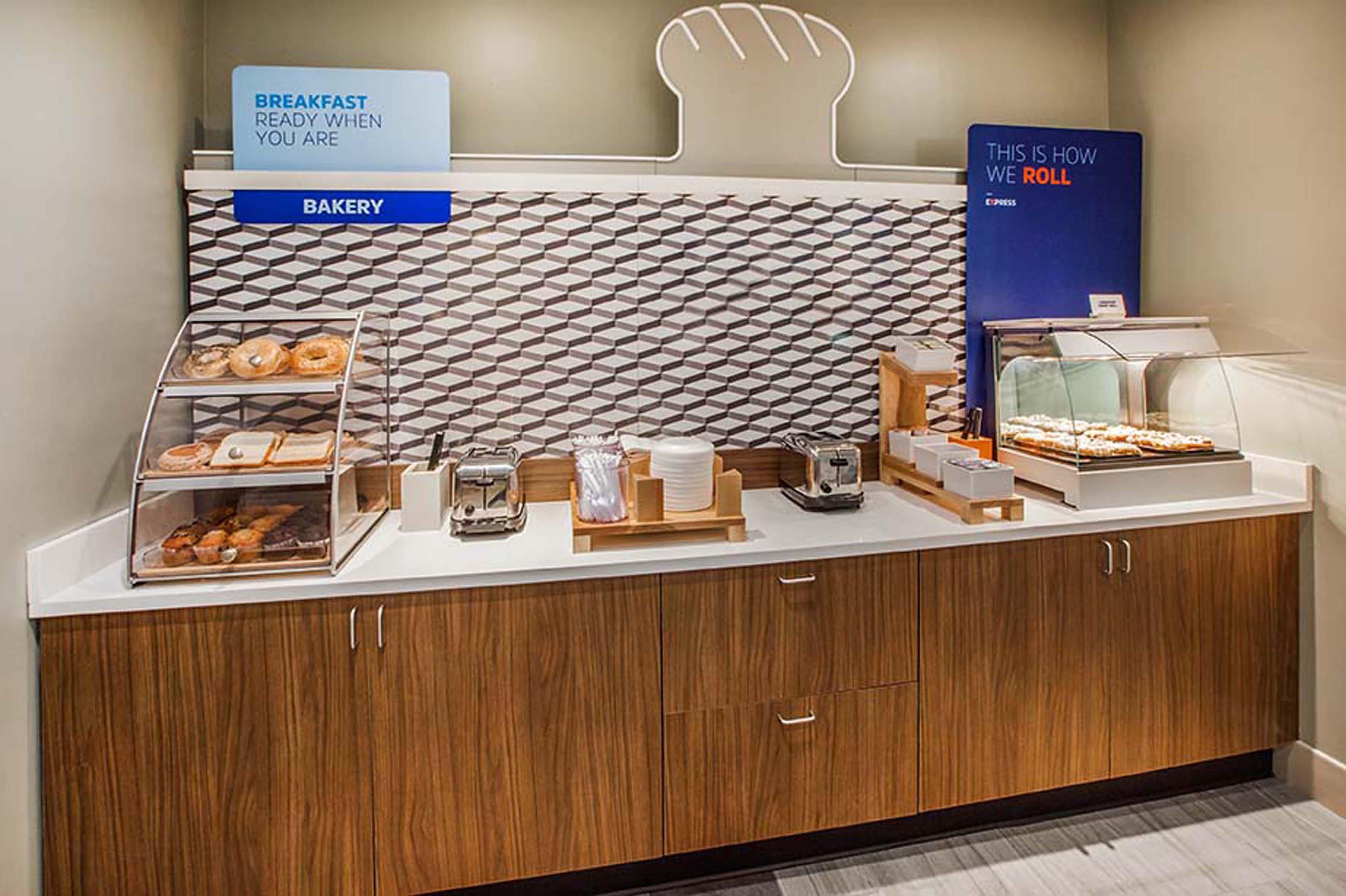Holiday Inn Express & Suites - Dodge City By Ihg Luaran gambar