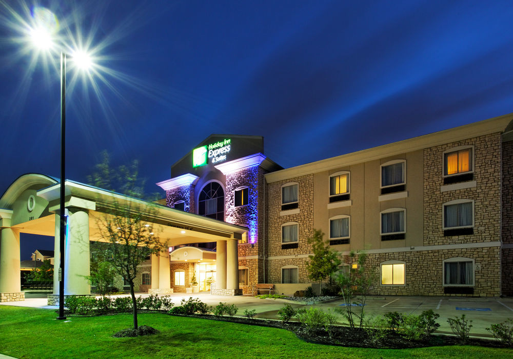 Holiday Inn Express & Suites - Dodge City By Ihg Luaran gambar