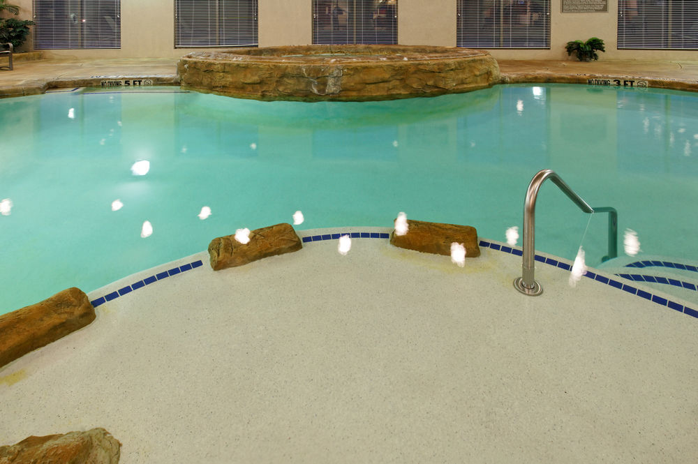 Holiday Inn Express & Suites - Dodge City By Ihg Luaran gambar