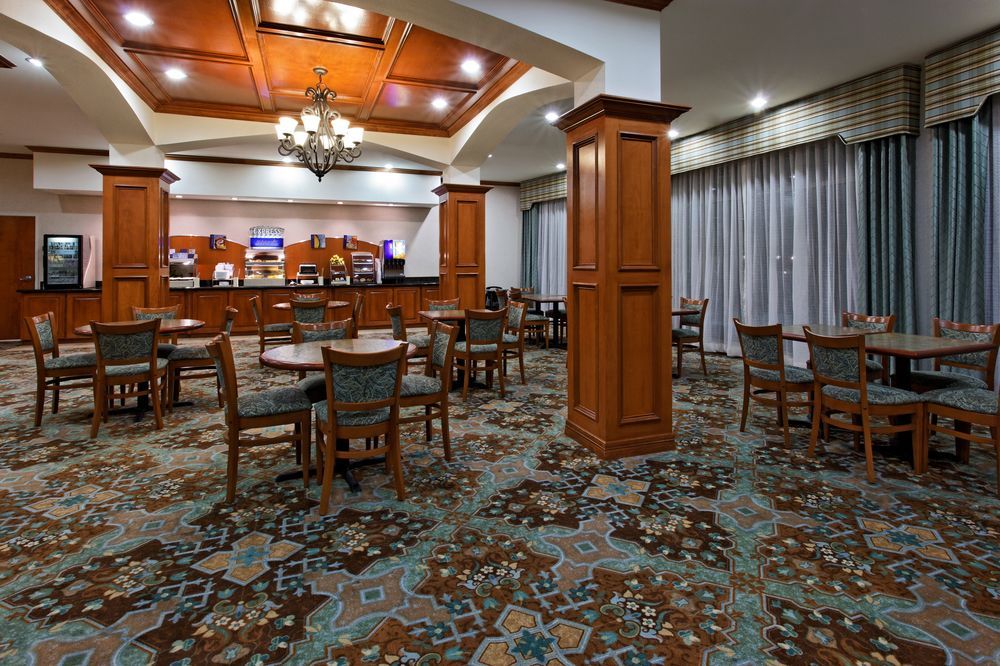 Holiday Inn Express & Suites - Dodge City By Ihg Luaran gambar