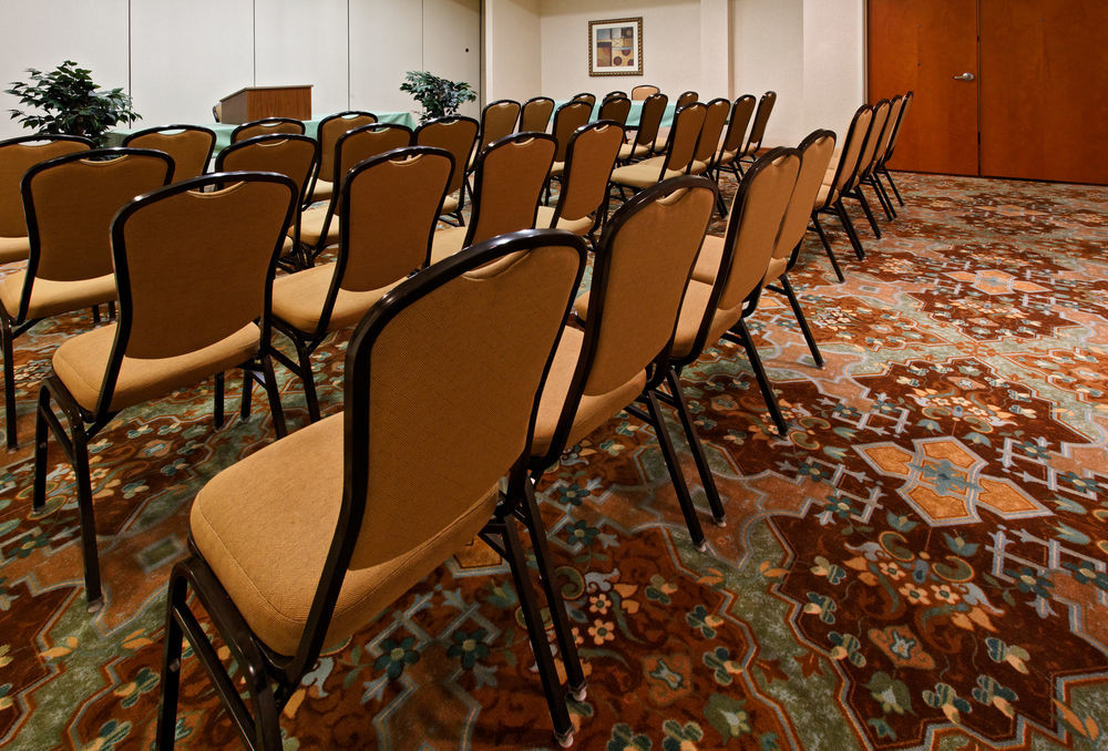 Holiday Inn Express & Suites - Dodge City By Ihg Luaran gambar