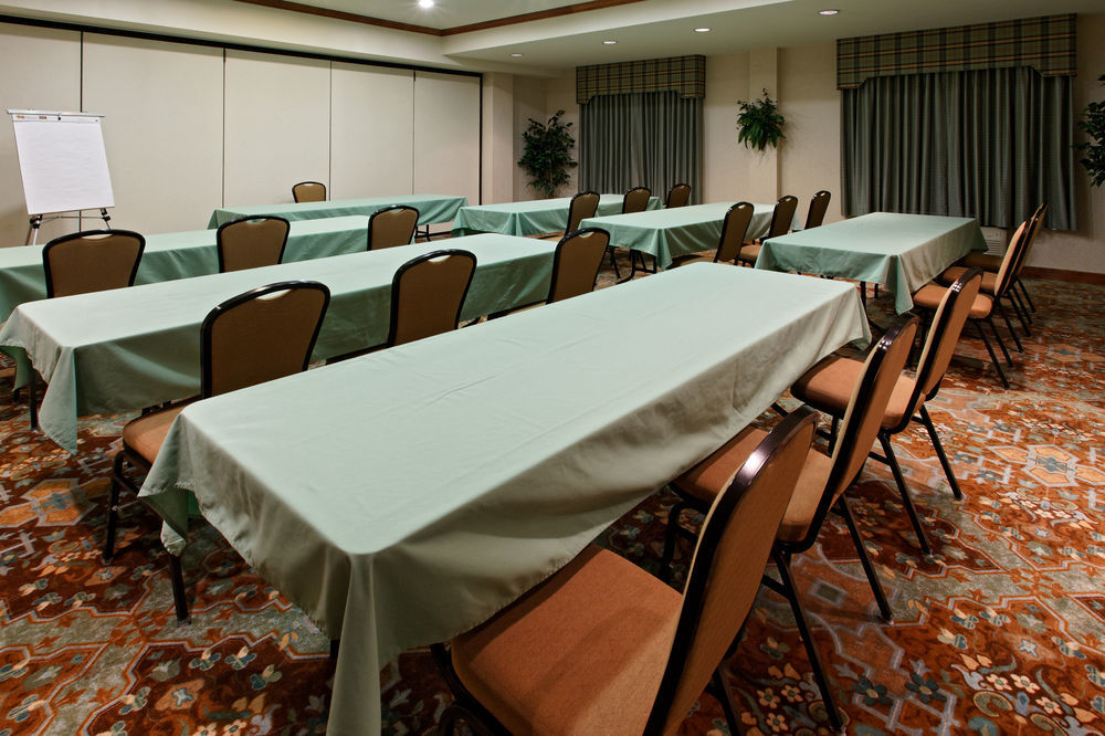Holiday Inn Express & Suites - Dodge City By Ihg Luaran gambar